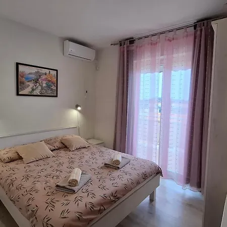 Gostinjska kuća Ivan 3*